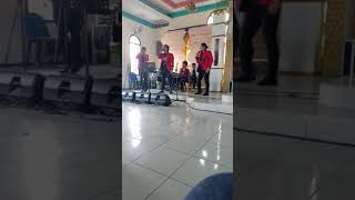Asli ribak... Kolaborasi The Boys trio dgn Ementa voice. Lady