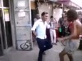 اضحك من قلب انت فكرني هندي ههههه 