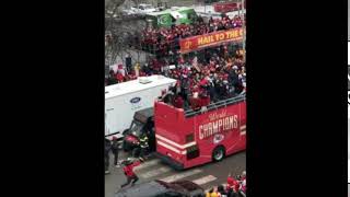 Patrick Mahomes throws dime to cameraman, who chugs it at Super Bowl parade