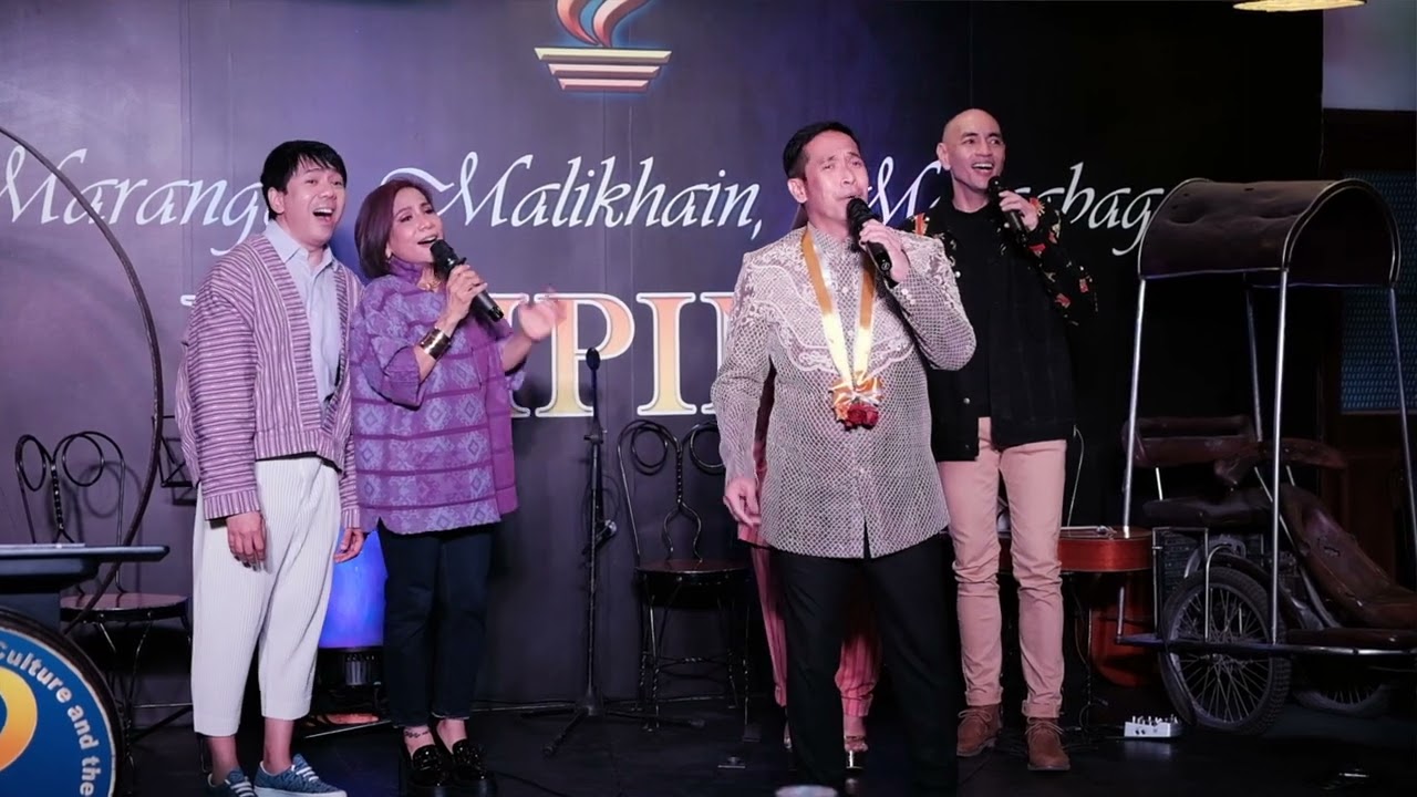 An Impromptu "Pakisabi Na Lang" with the Philippines' premiere vocal group, The CompanY.