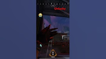 Worst throw of all time. #apexlegends #loba #apex #apexlegendsclips