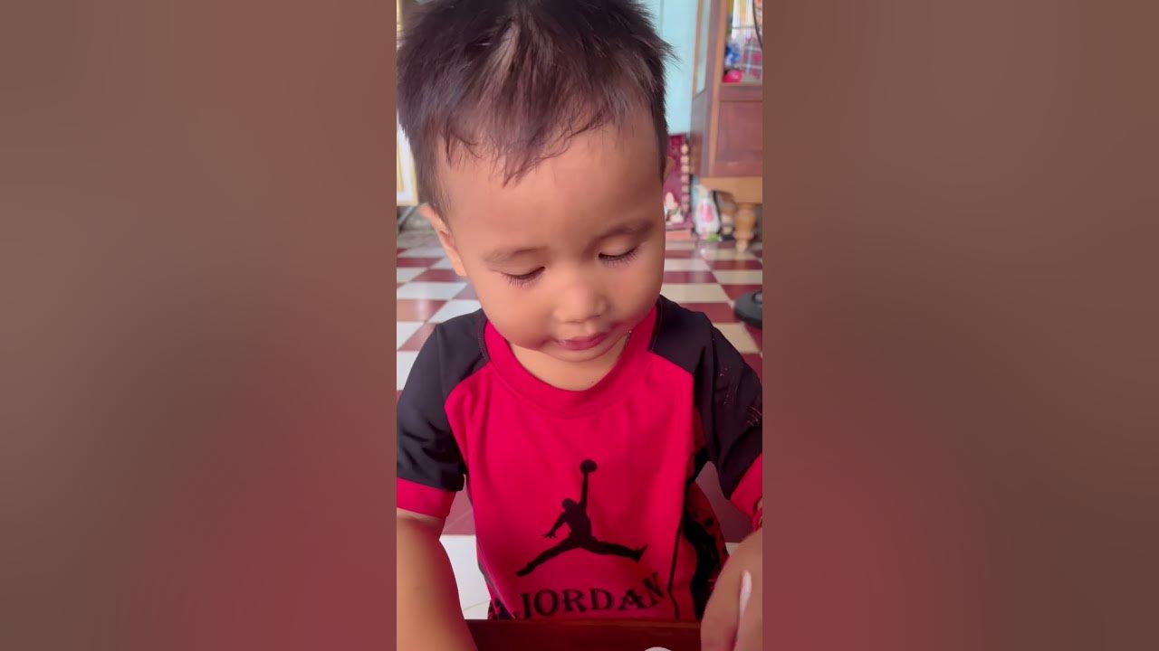 baby-loves-to-eat-yogurt-baby-edit-cute-youtube