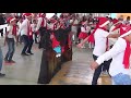 baile navideño grillo