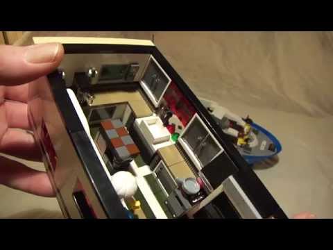 lego-city-modular-yacht-and-family-transporter-moc