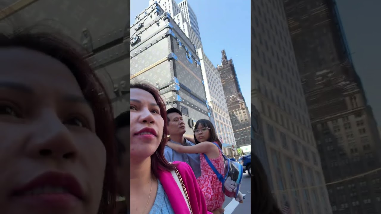 Chelsy go to New York with papa and mama 6/15/26