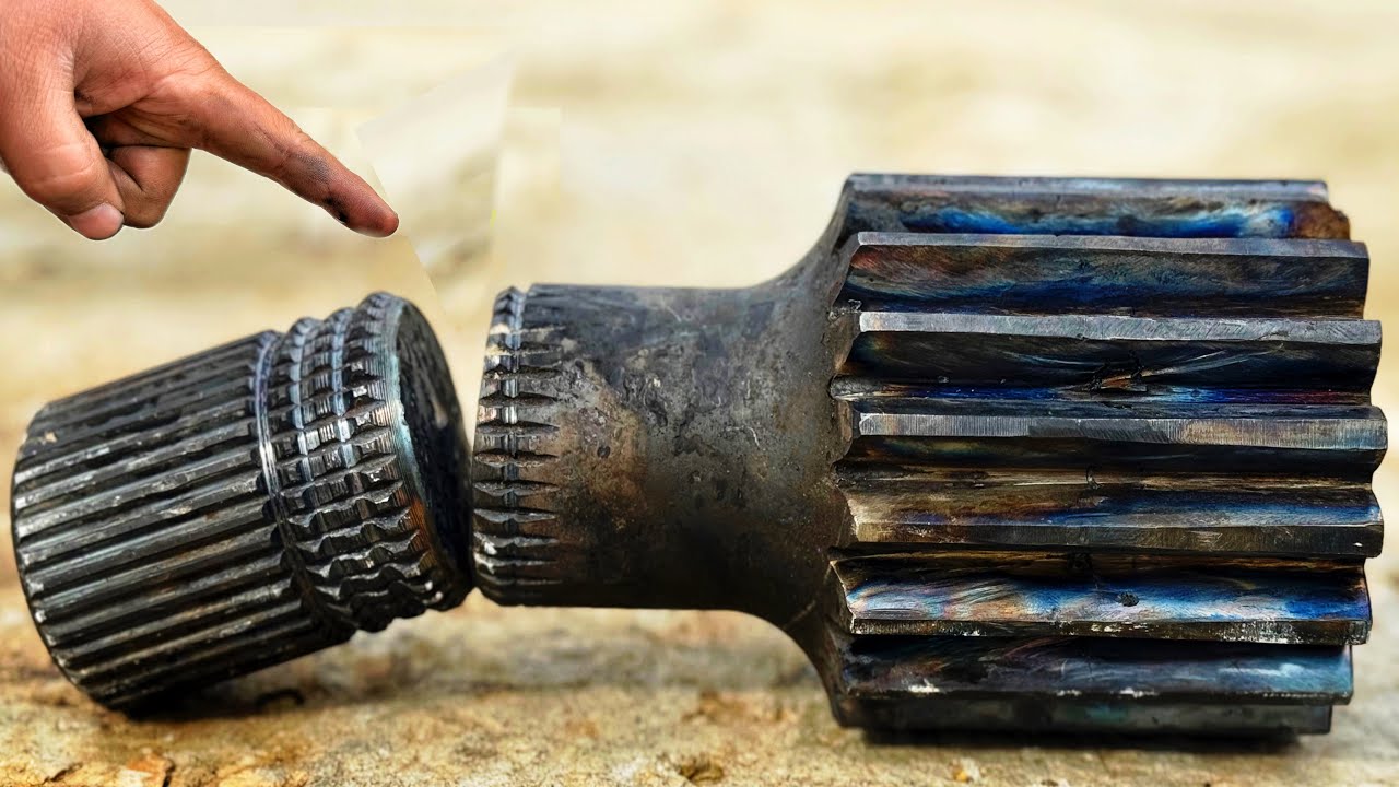 How a mechanic quickly and firmly fixed a broken pinion gear on a heavy-duty bulldozer.