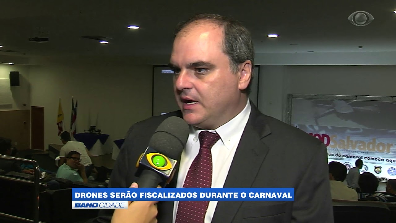 Band Cidade - Polícia Militar fiscaliza voos de drones durante o carnaval de Salvador - YouTube
