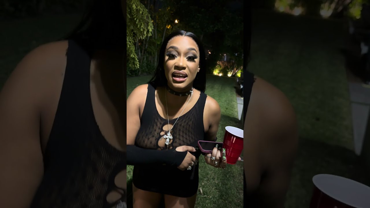 When a random girl feeling you at a Halloween party 😂