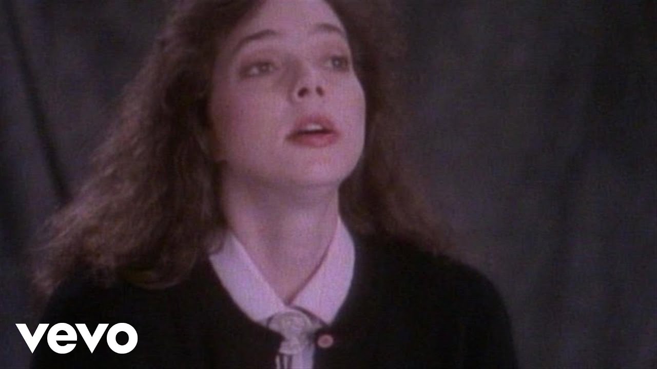 Nanci Griffith - I Knew Love