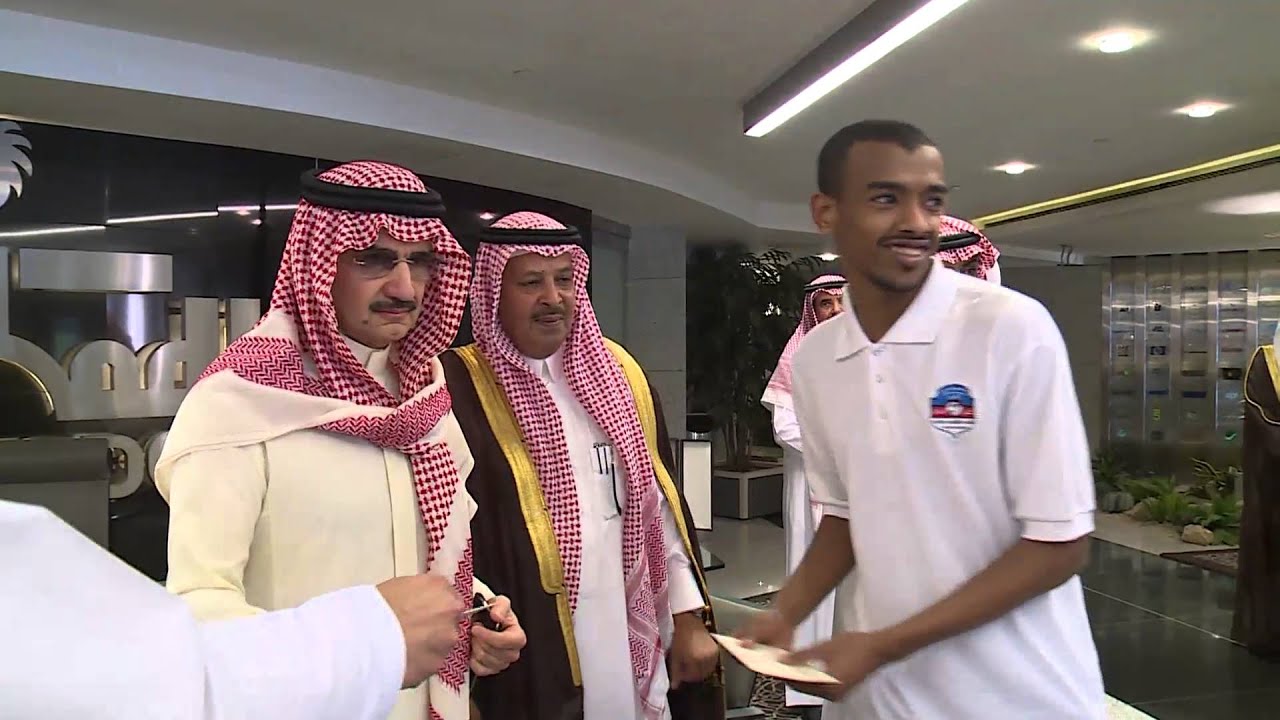 ربع مليون ريال تتضمن حافلة من الأمير الوليد لنادي الصم بالرياض