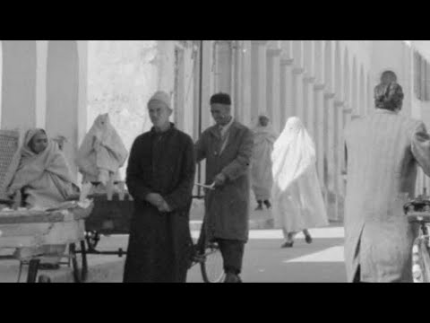 عند جامع أحمد باشا القره مانلي في طرابلس الغرب سنة 1959 ليبيا صور قديمة 