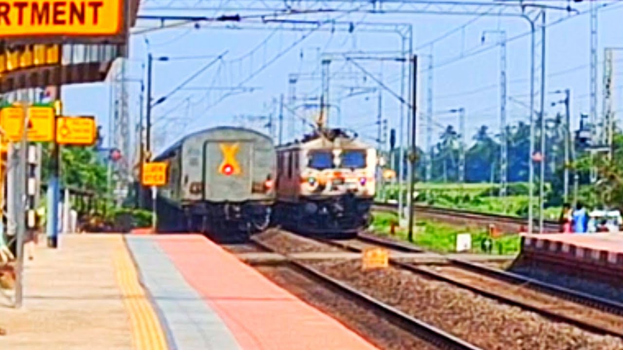 High speed crossing [Rajdhani + Vande Bharat + Uttarbanga + Kaziranga]