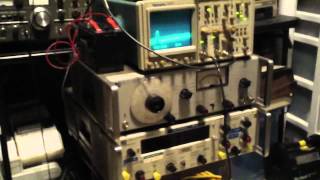Testing my Tektronix 1401A-1 Spectrum Analyzer after reassembly.