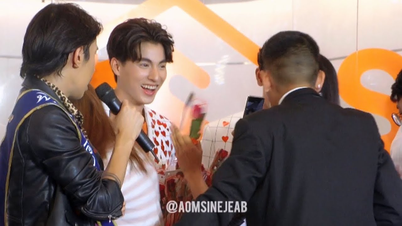 มิว & กลัฟ กับแฟนคลับหลังจบงาน สลากวาเลนไทน์ ธอส 14/02/2020