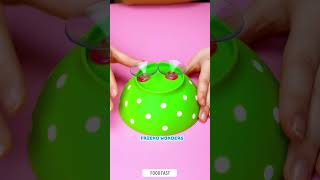 😂 Smart Food Hack – No More Messy Kids! 🍽️ #foodhacks #parentinghacks