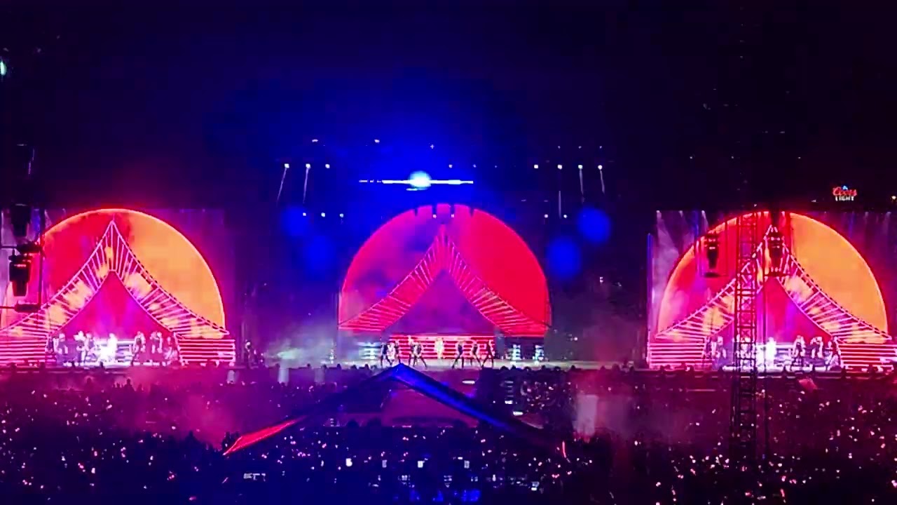 Jennie (BLACKPINK) - You and Me / SOLO Live at Oracle Park SF 2023