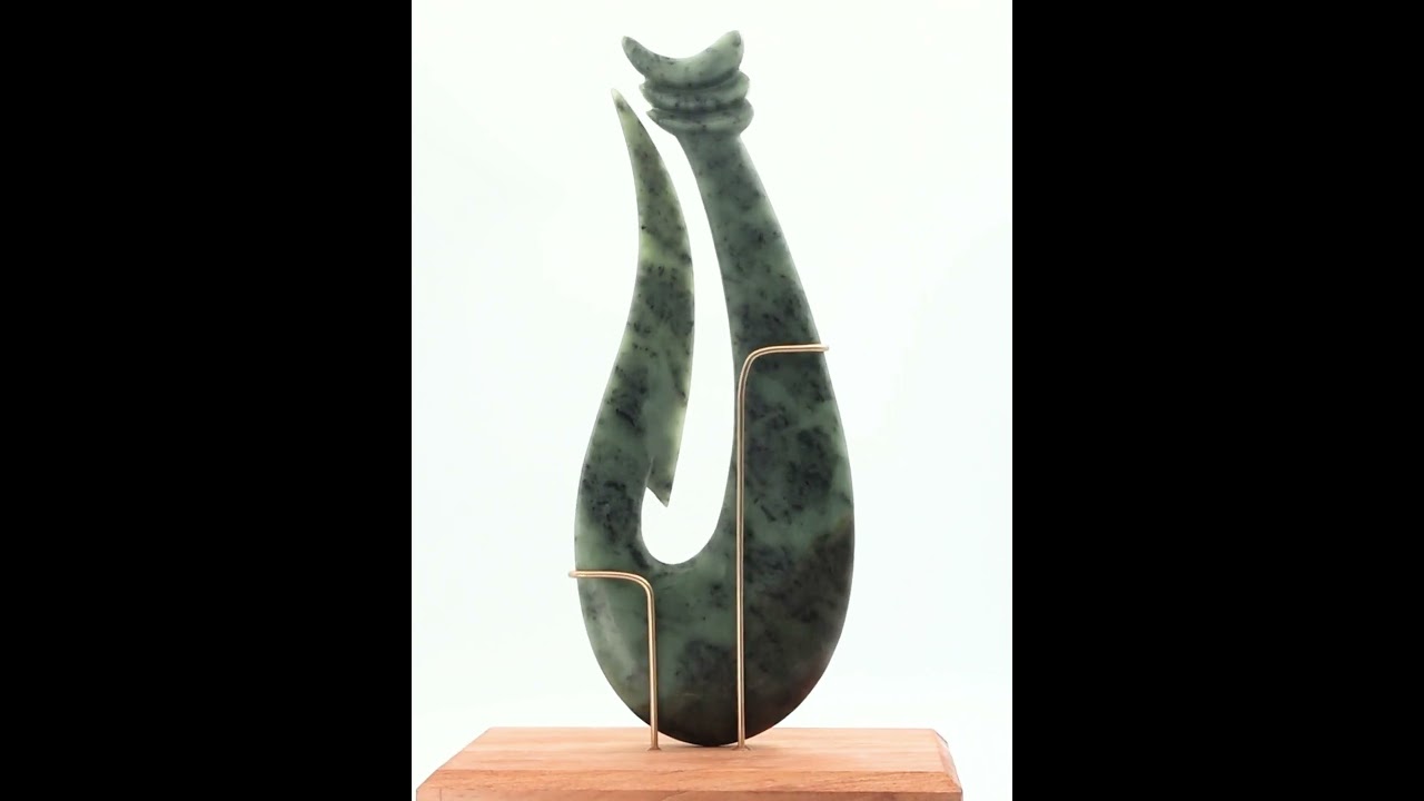 Des Hetherington Carver | Moko Pounamu
