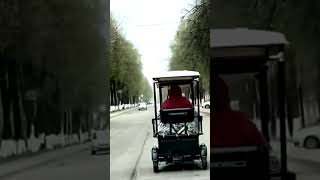 Интересное транспортное средство передвигается а Карабанове Владимирской области