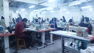 Pelamar Kerja, Kakak Kemeja Merah Sedang Di Training Atau Uji Tes Kemampuan Kerja Di Garment