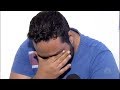 Homem chora ao deixar a prisão após falsa denúncia de abuso sexual