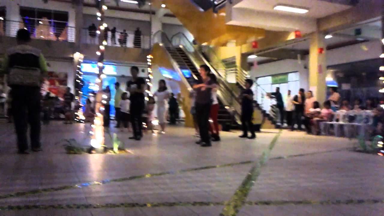 old people dancing Oppa Gangnam Style. - YouTube