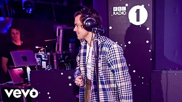 Harry Styles - Juice (Lizzo cover) in the Live Lounge