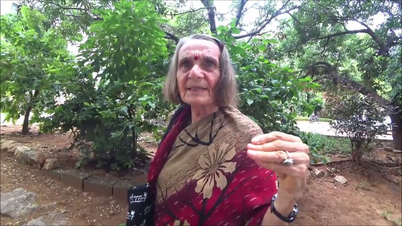 67. Продолжаем искать свои деньги. Куда их мог деть индийский банк? Встреча с Хеленой в столовой.