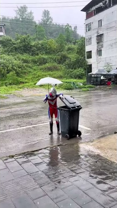 Parodi Ultraman Lucu - Sedang Bertugas Menjadi Petugas Pengecek Sampah, Ultraman Movie