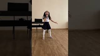 Сариева Агиля, «А мне бы петь и танцевать»
