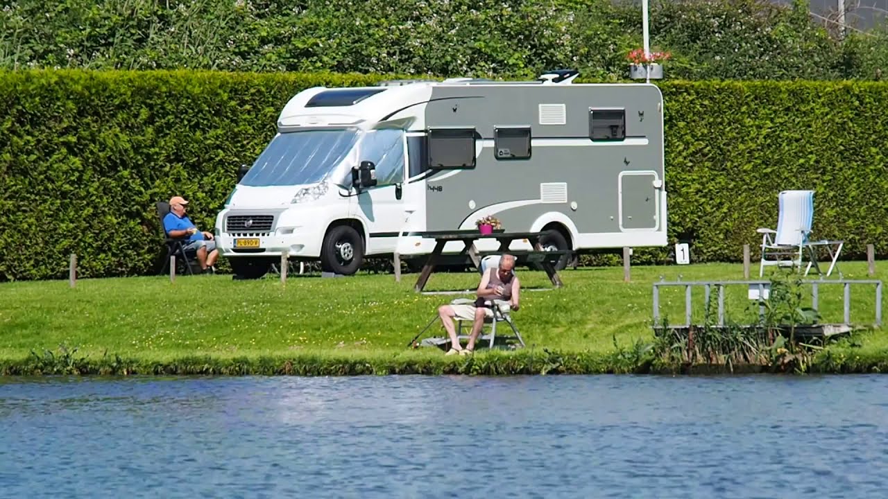 Camperplaats Camperplatze in Burgum Friesland