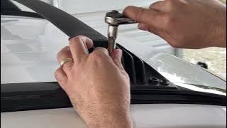 RAV4 Cross Bar Removal   4K