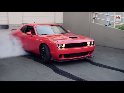 Epic 2015 Dodge Challenger SRT Hellcat Burnout