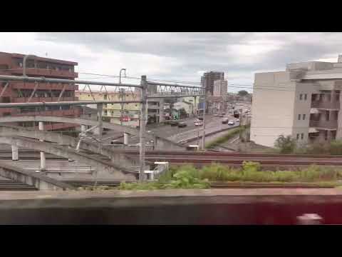 本日は大雨の為E3系山形新幹線つばさ号が仙台駅へやって来た模様。折り返しはもちろん連結したまま東京へ向かいました。2022.8.3. 14時45分仙台発、15時10分福島着( 12番線)