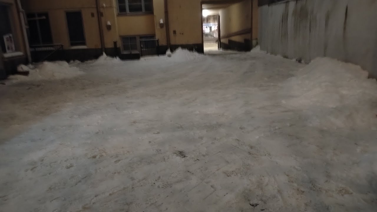 В замочную скважину