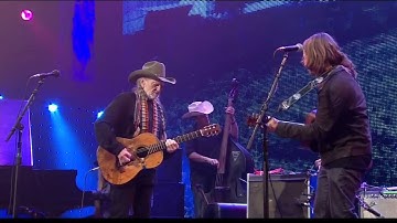 Willie Nelson & Lukas Nelson - Just Breathe (Live at Farm Aid 2013)