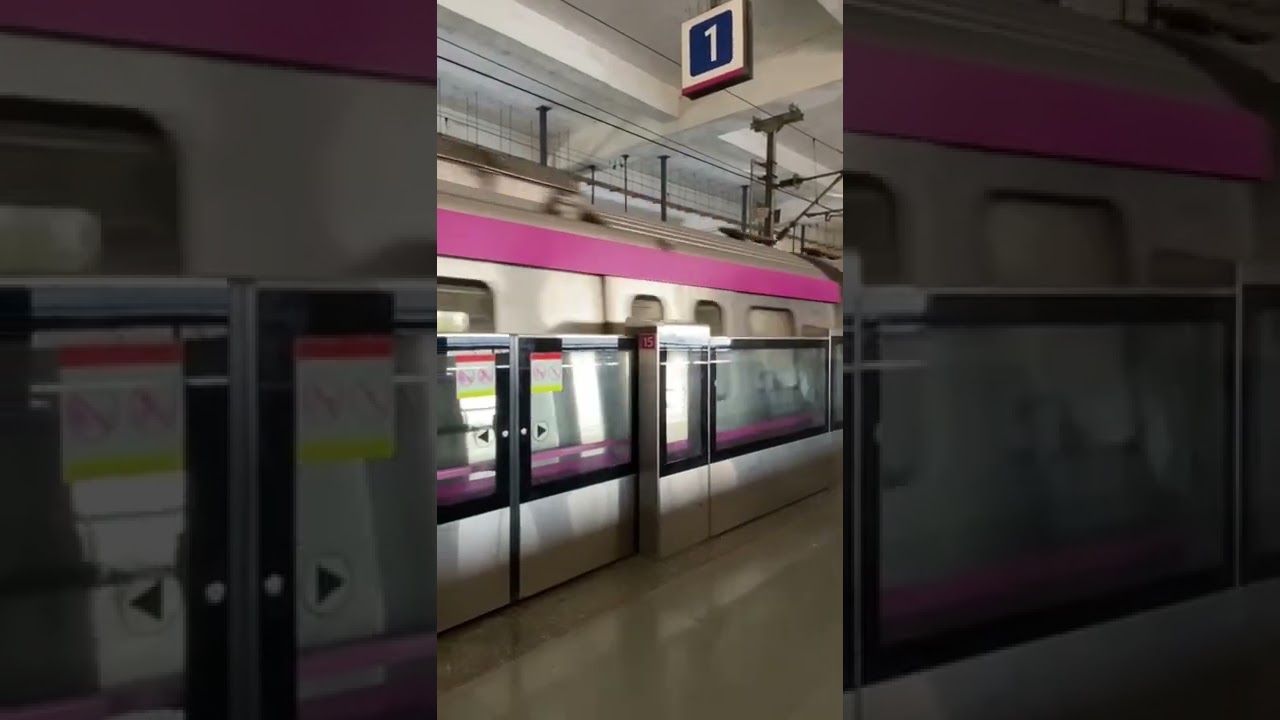 Delhi Metro super fast metro train 
