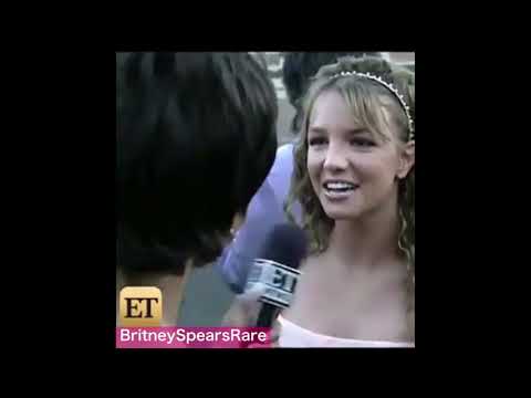 Britney Spears American Music Awards 1999 (Red carpet interview)