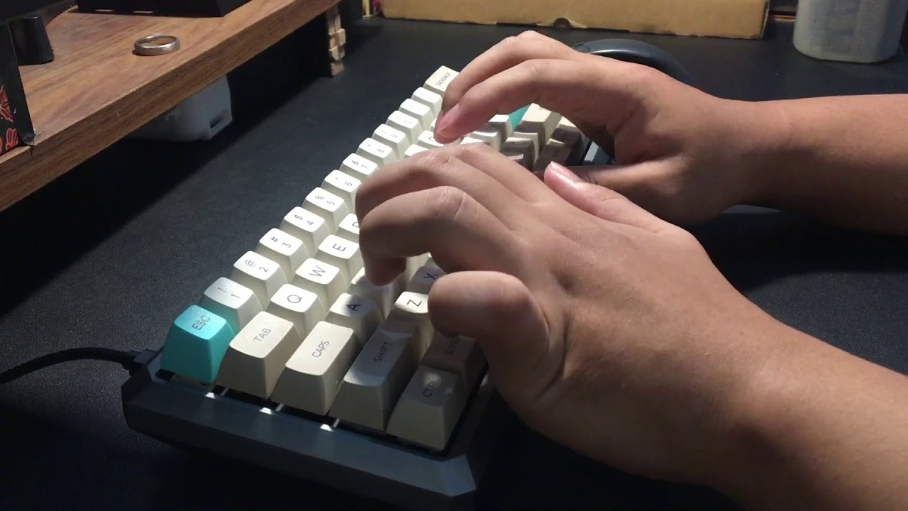 GK61 - Creamsicle Switches with SA keycaps