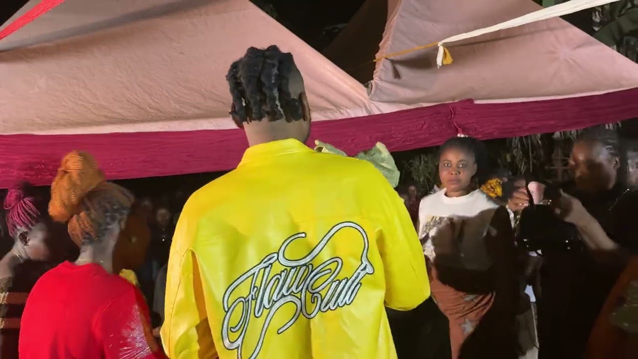 Ezinne live performance 