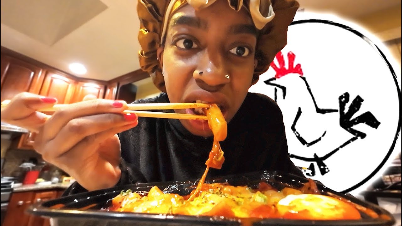Trying Bb.q Chicken's TTEOKBOKKI