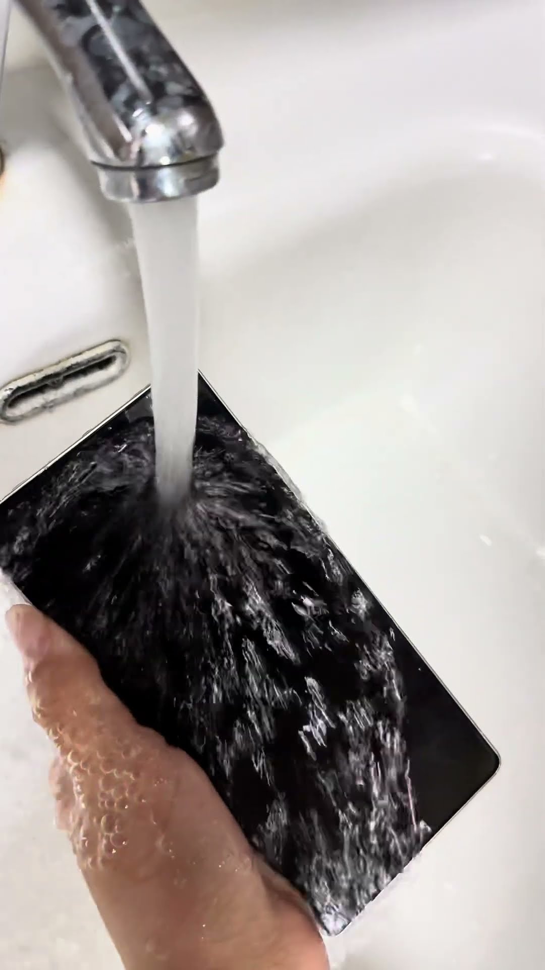 Spring is here, give your phone a bath #Samsung s25ultra in-depth review##Samsung#Newon