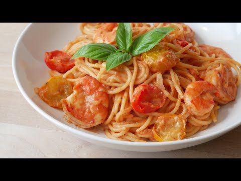 Video: Wie Man Spaghetti Mit Tomatensauce Und Garnelen Macht