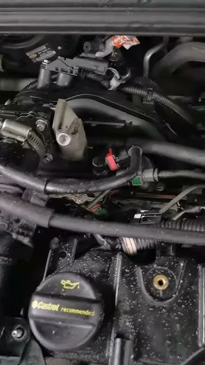 Ford focus 1.6 TDCI 2013 engine knocking sound and white smoke - YouTube