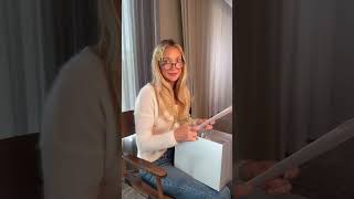 KATE HUDSON OPENS DEMI MOORE'S MAIL #lancome #lancomepartner
