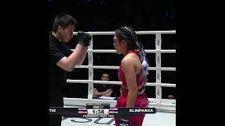 HIGHLIGHT-REEL KO 🤯 Klinphaka stops Kati with a jumping knee!