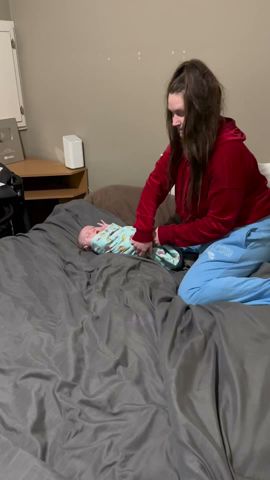 I can’t believe dad asked that 😭 my precious newborn baby communicating in a sweet way 💙 #newborn