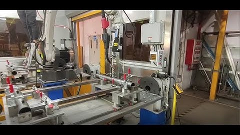 Welding Robot using Laser Seam Tracking System in AL corner