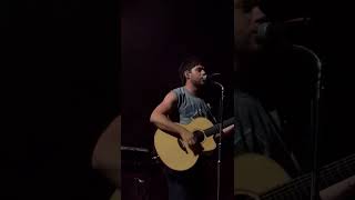 Niall singing “Seeing blind” in Tampa, Florida! 🤍 #niallhoran