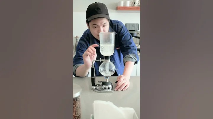 How we make a Siphon coffee! Its makes amaizng coffees but it’s tedious and time consuming to make.