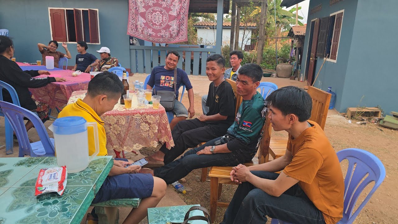 เดีนดูรอบๆกมู่บ้าน